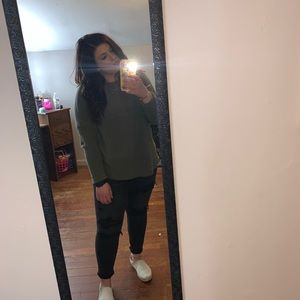 Meet your Posher, Skyelar